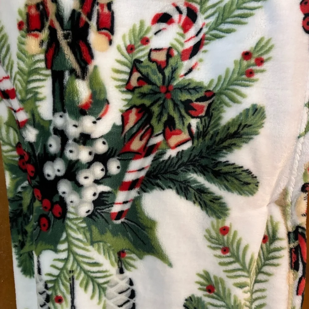 Christmas Holiday Throw blanket. NEW oversized 60 x 70